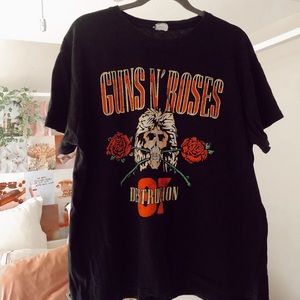 Guns and roses tee